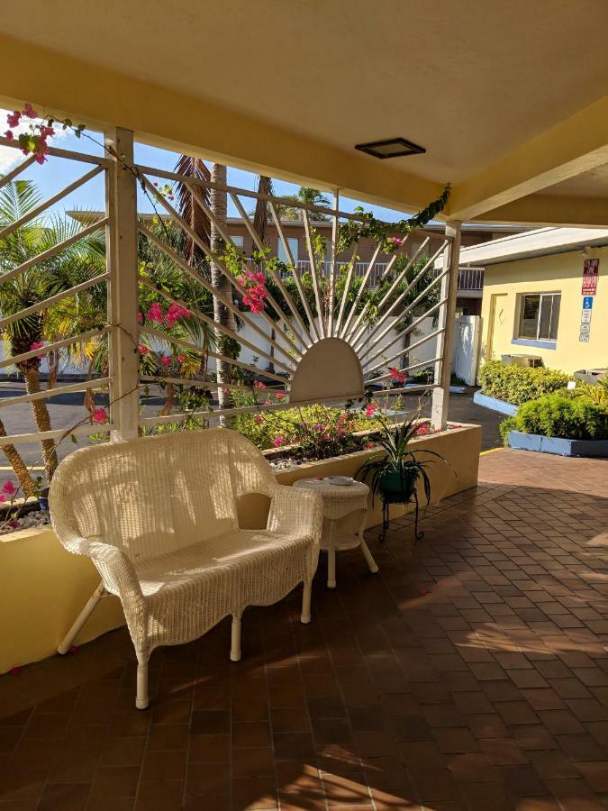 Arvilla Resort St. Pete Beach Esterno foto